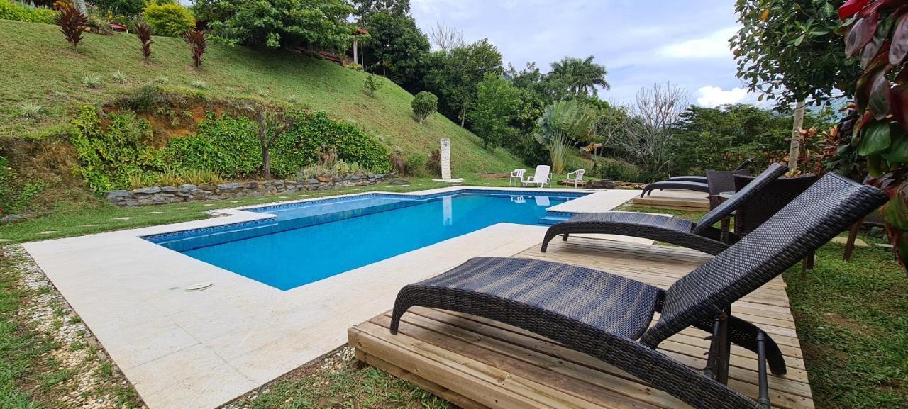 Finca Hotel Tierra Verde Girardota Buitenkant foto